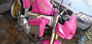 Motocykle i skutery na różowo