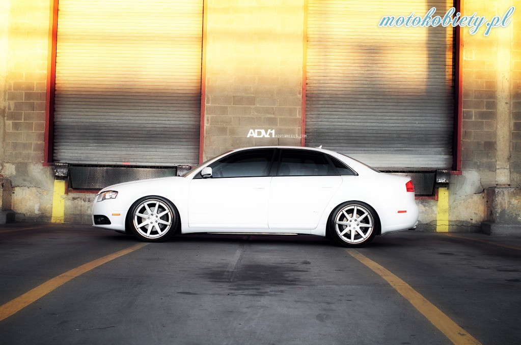 Audi A4 ADV.1