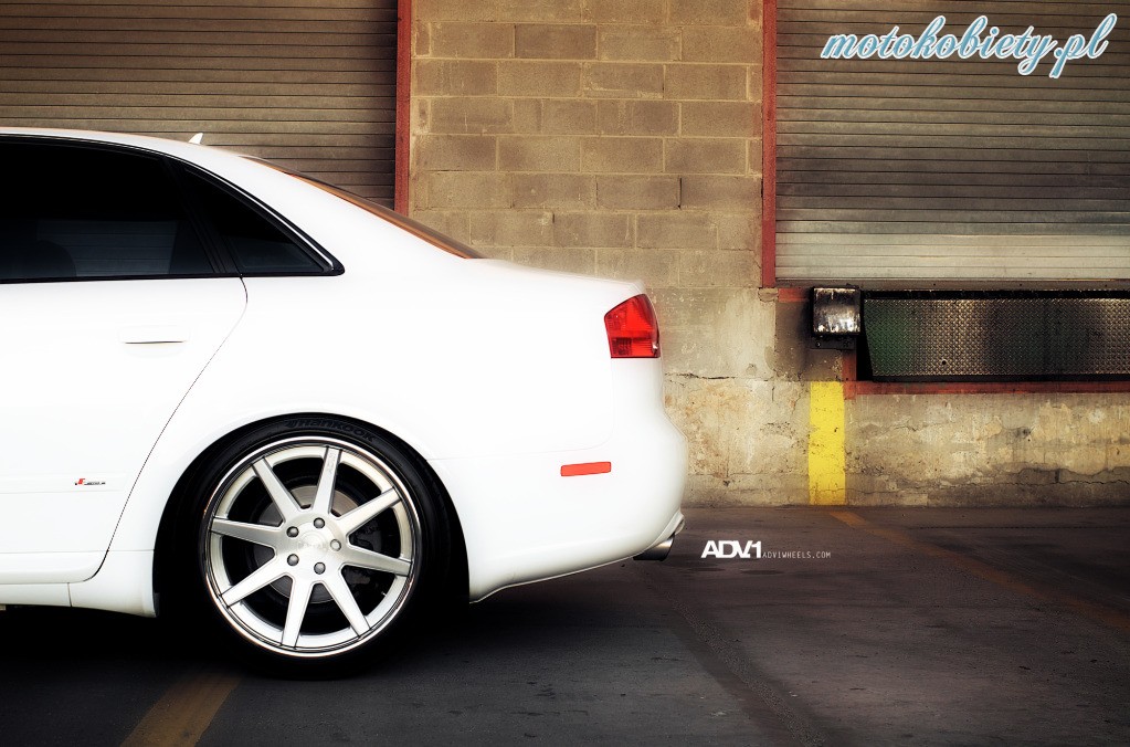 Audi A4 ADV.1