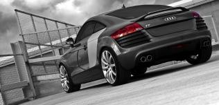 Audi TT jak R8
