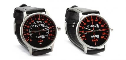 Zegarek inspirowany prędkościomierzem Hondy CBX1000